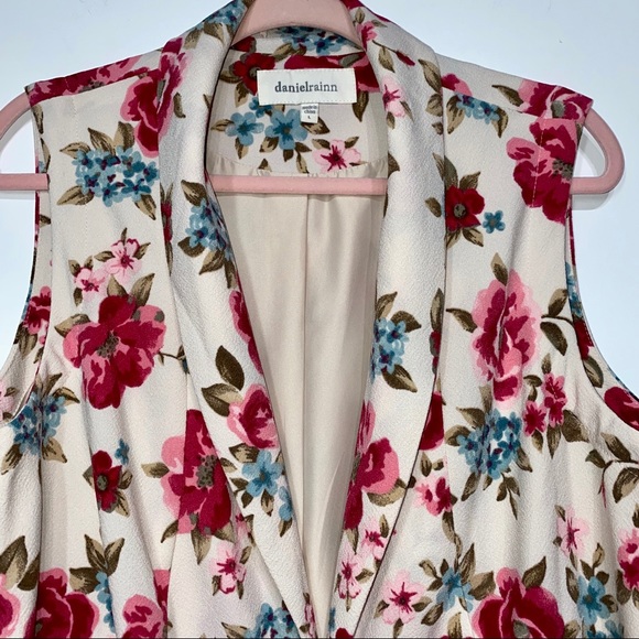 Daniel Rainn Floral Print Vest - Picture 3 of 8